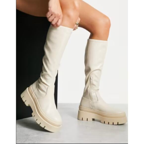 Bershka Chunky Tall Boots 10 40 NWT Cream White Knee High Lug Sole Grunge Y2K - Picture 1 of 9